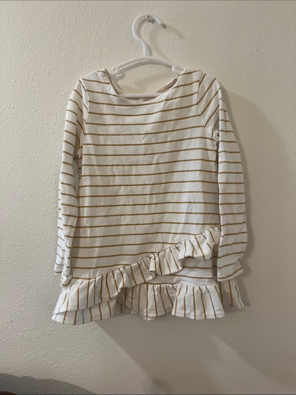 Girls' size M 5-6 Cream & Gold Stripe Ruffle Hem Long-Sleeve Tee